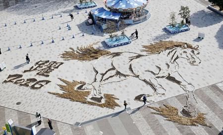 駆け抜ける馬の地上絵、茨城 観覧車から眺望：東京新聞デジタル