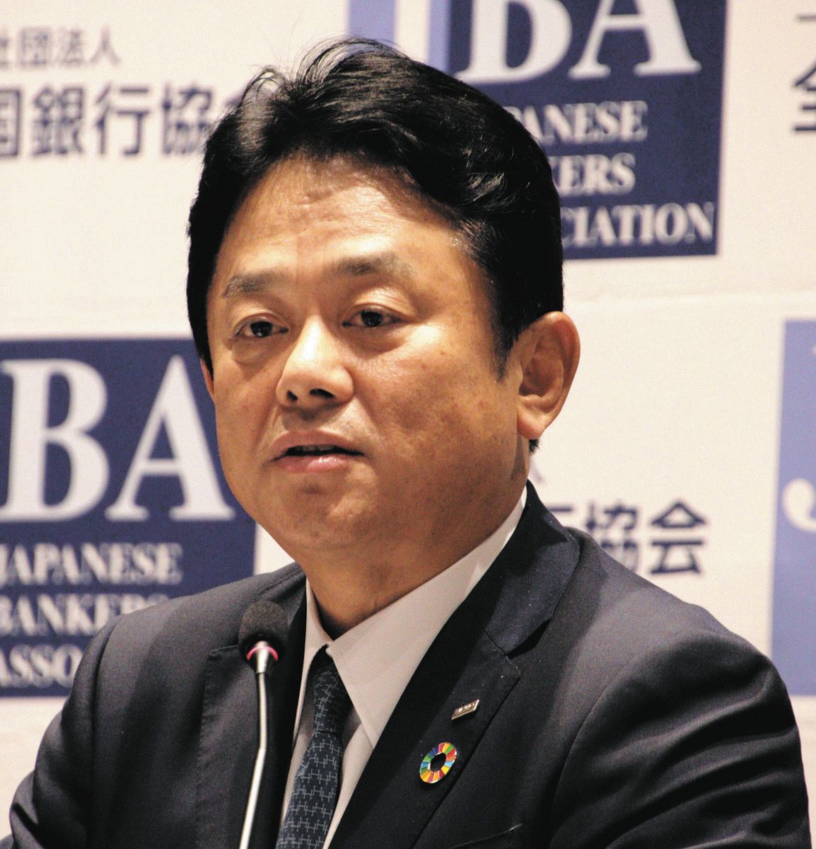 全銀システム障害 会見で全銀協会長も陳謝した 後手の対応で送金・着金遅れ500万件超：東京新聞デジタル