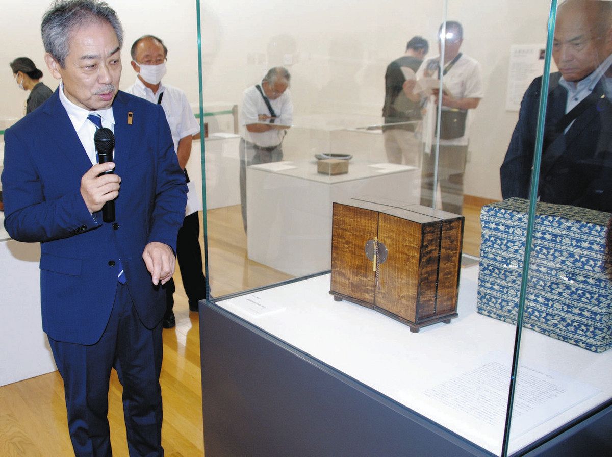 人間国宝と多彩な作風 須田賢司さん研究会 70点展示 「表現の違い