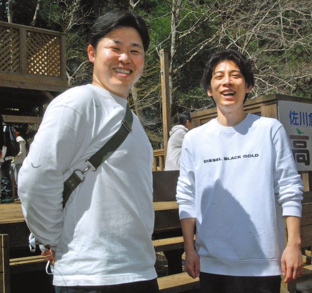 イベントを企画した佐藤さん（左）と塚田さん＝いずれも八王子市で