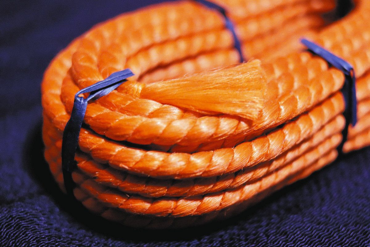 新お道具箱 万華鏡＞能楽の小鼓 音色を操作する麻の紐：東京新聞デジタル