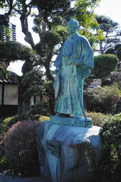 埼玉県深谷市・旧渋沢邸「中の家」。数ある銅像の中でも最も若いといわれる
