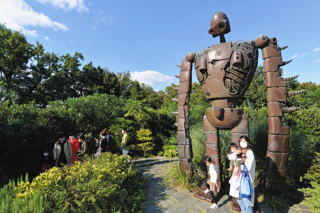 三鷹の森ジブリ美術館の屋上庭園にあるロボット兵　©Ｍｕｓｅｏ　ｄ’　Ａｒｔｅ　Ｇｈｉｂｌｉ＝三鷹市で