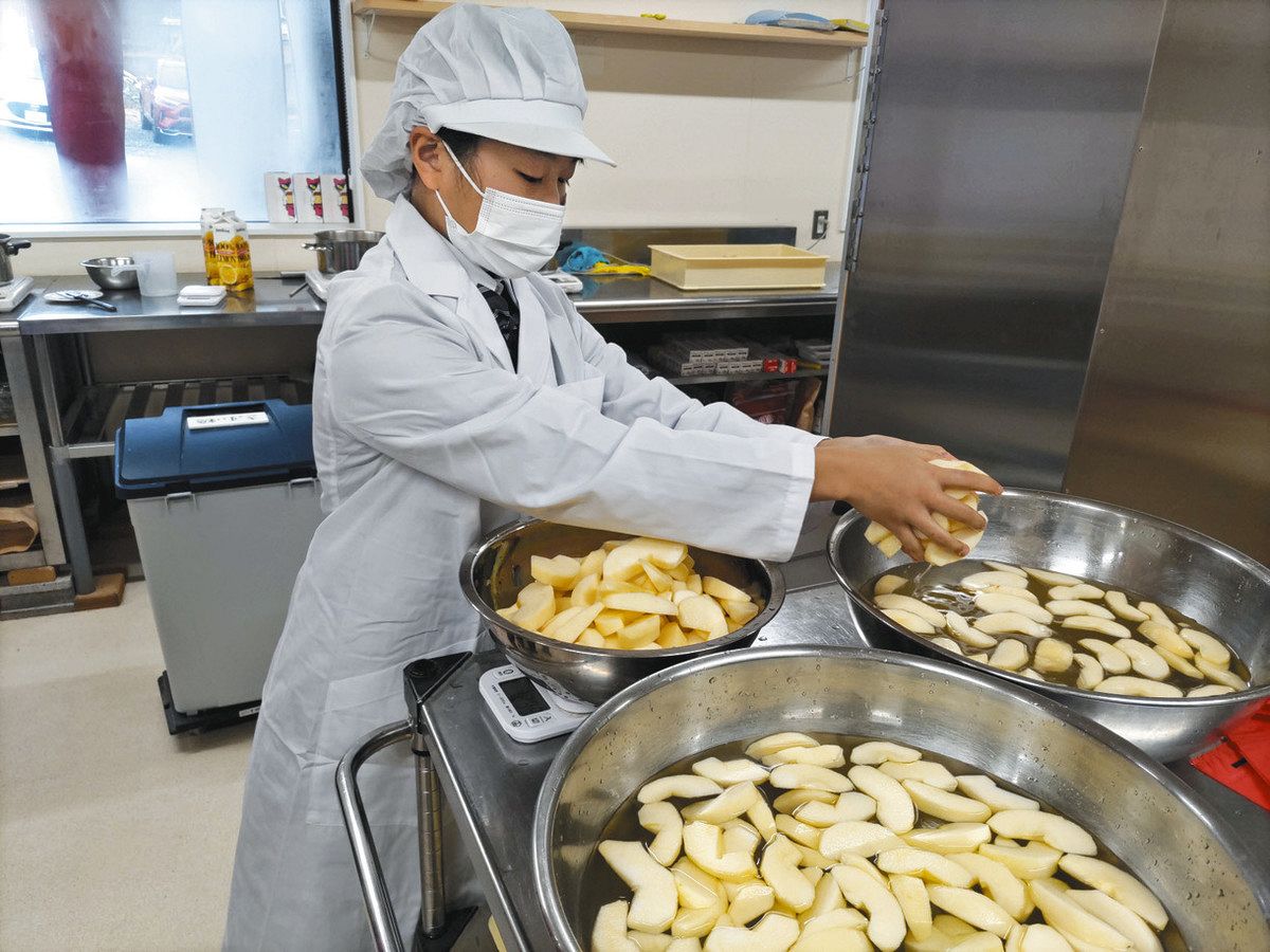 規格外リンゴでチーズタルト　中之条の吾妻中央高生が挑戦　食品ロス削減、みなかみの洋菓子店で販売へ：東京新聞 TOKYO Web