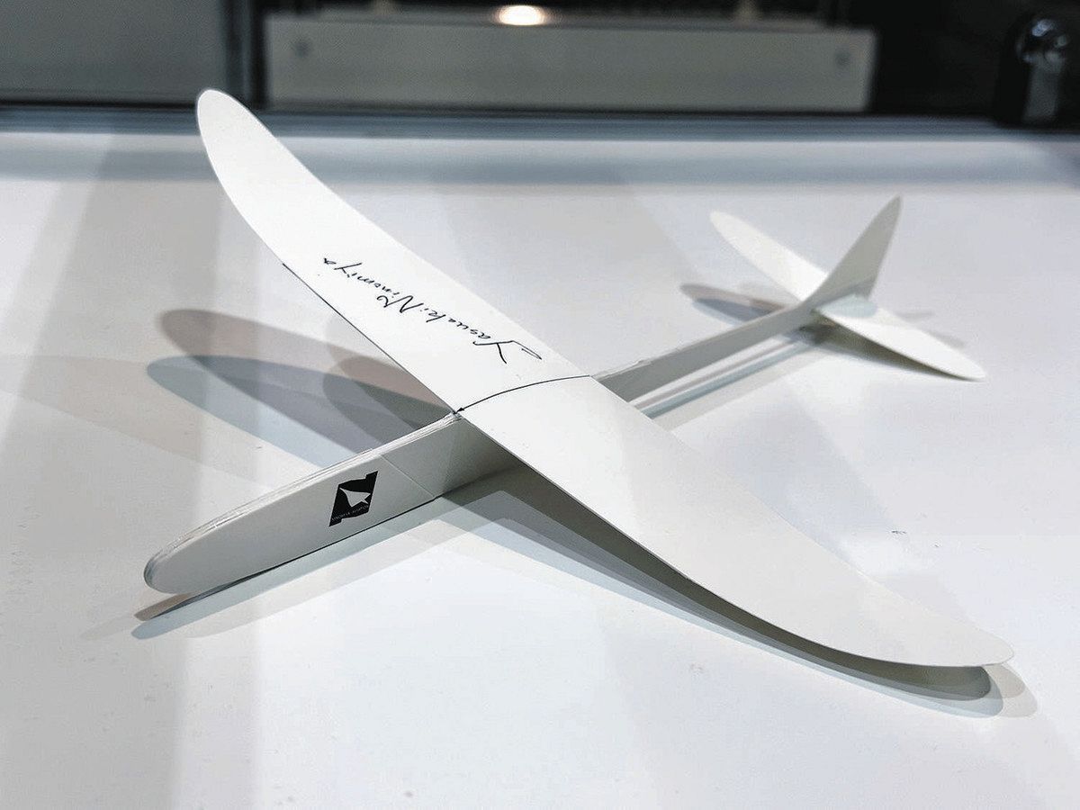 航空科学博物館で企画展 紙飛行機の神業触れて 世界的権威 二宮康明