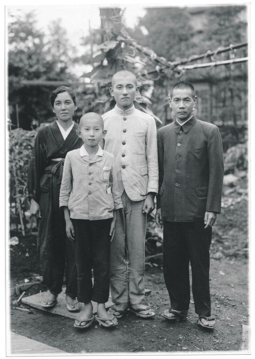 終戦…軍から戻った兄はすっかり変わっていて 手土産はキャラメルや毛布