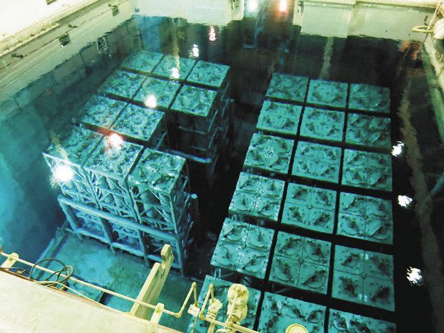 新型転換炉ふげんの使用済み核燃料２６５体が保管されているプール＝茨城県東海村の東海再処理施設で