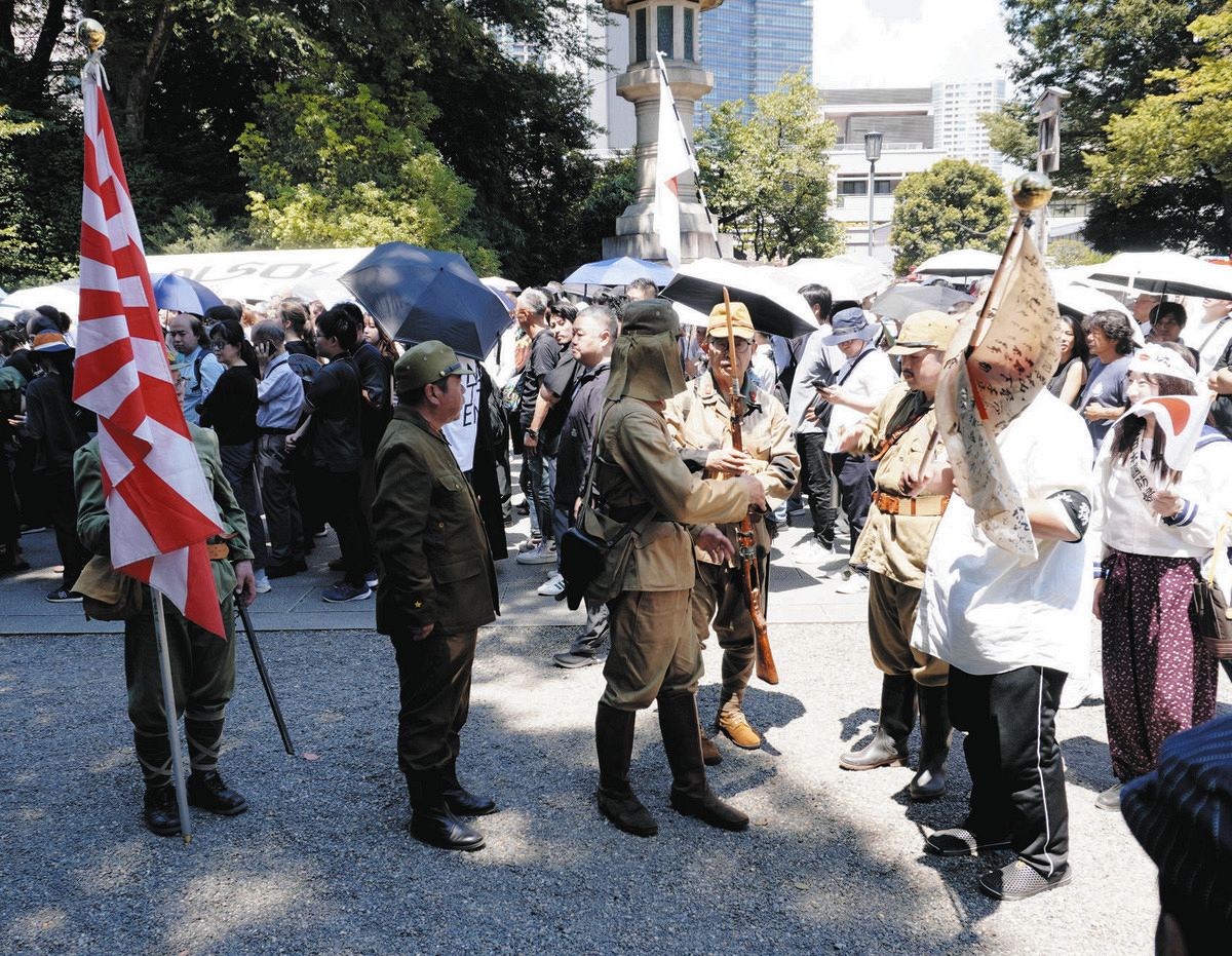 終戦80年、8月15日の靖国神社は参拝2時間待ちの大行列 「自国の利益