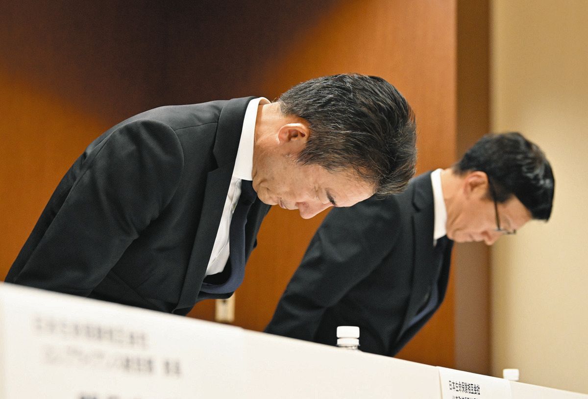 【中古】 社会保険委員必携 平成１８年版/広報社（新宿区）/社会保険広報社 中古】 社会保険委員必携 平成18年版/広報社（新宿区）/社会