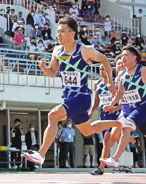 男子１００メートル決勝、９秒９５の日本新記録で優勝した山県亮太＝２０２１年６月６日、鳥取市のヤマタスポーツパーク陸上競技場で