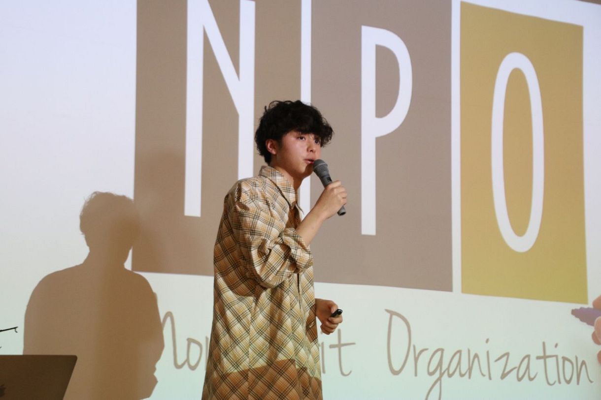 学生団体をNPO法人化し、この活動を続けたいと夢を語る中津井さん＝渋谷区で