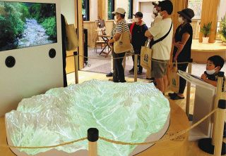 情報発信施設オープン　谷川岳の自然・歴史体感　映像やＶＲ魅力紹介　みなかみで