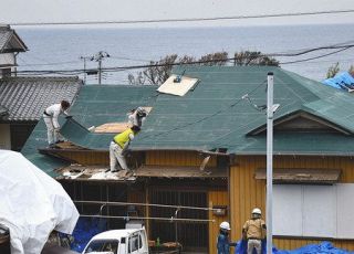台風１９号２カ月　わが家、いつ住めるのか　業者は満杯、修理もままならず