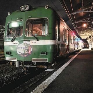 真夜中の岳南電車に一泊　終電後〜始発前　来月２２日、吉原駅ホームで