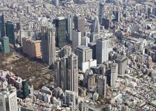 変わる摩天楼の先駆け「西新宿」　人中心の街づくりへ＜街をゆく＞