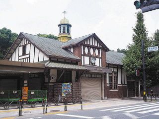 旧原宿駅舎を見納め　村井美樹さん