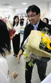 かすみがうら市で宮嶋市長の退任式　合併は新市長に託す