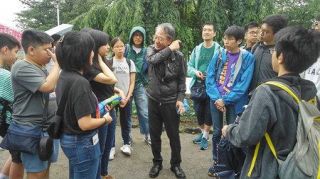 香港の中学生「自己犠牲、奉仕精神を感じた」　「アリの街」跡地訪問