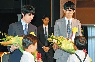 佐々木大地七段が振り返る藤井聡太王位との激闘　「底が知れない研究」と「師匠の前で勝てたのは良かった」