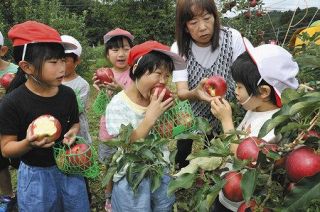 「最高のリンゴ、おいしいね」　沼田の観光農園が統一開園式