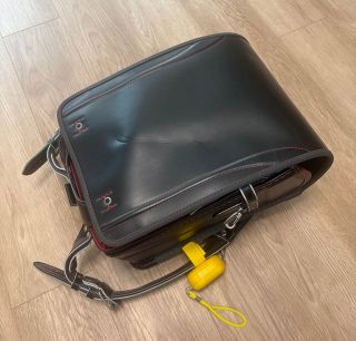 小楠アキコさん 心癒やす30点 八王子で「ハッピー太陽」絵画展 8日まで