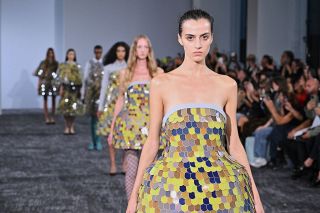 【東京ウオッチ】ファッションショー未経験の人とも共有　デザイナー森永邦彦さん、故郷でパリコレの軌跡披露　いまのＴｏｋｙｏをつかむイベント情報（２４日～１１月１日）