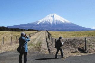 富士山の日、富士宮で催し　県畜産技術研究所で「観望会」