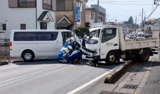 埼玉で車衝突、０歳児が意識不明　両親けが、他に１人搬送