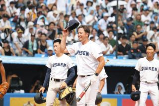 八王子実践を初の甲子園に導いた「ロバートさん」の教え…「ないないづくし」でも向上心忘れず旋風を起こす
