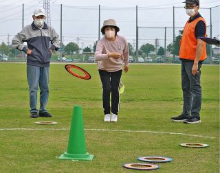 スカイクロス　太田で110人が楽しむ　輪投げとゴルフミックス