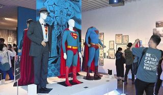 バットマン、スーパーマンらアメコミの世界を「DC展」で堪能　六本木ヒルズで9月5日まで