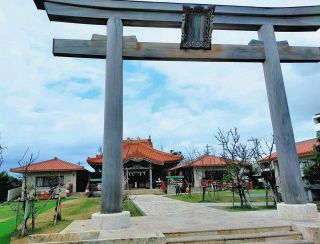 自衛隊員が集団で神社参拝、宮古島でも「通達違反」の疑い　20人が公用車のマイクロバスなど使用