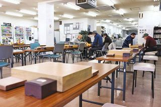 教室は盛況、道場は苦境… プロ棋士も修行した「新宿将棋センター」3月に閉店