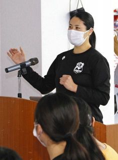 フェンシングで五輪出場の長良円さん　沼津信金新入職員研修で講演「細かな目標　達成を重ね　夢の実現に」