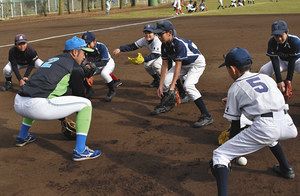 セガサミー野球部員から基本伝授　東京キッズベースボールアカデミー中央区教室