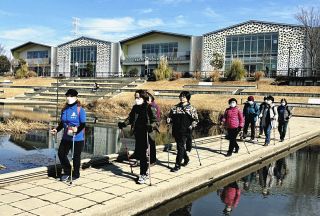 歩道整った街＝認知症少なく　「歩きたくなる」街づくり、全国で動き