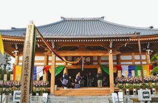 ２３０年ぶり本堂再建　太田・西慶寺で落慶式