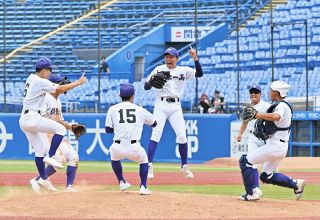 関東一、重圧越え3連覇　二松学舎大付 追撃及ばず〈高校野球・東東京〉