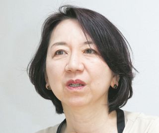 メジロマックイーン 優雅に立つ（1993年） 闇の先に見た駿馬の光＜一枚