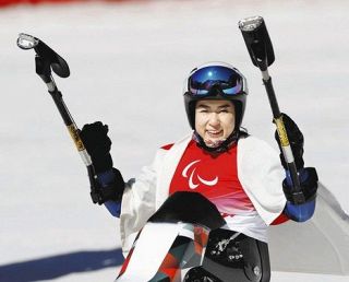 有言実行、村岡桃佳が金　2大会連続の「日本勢メダル第1号」　アルペンスキー女子滑降座位