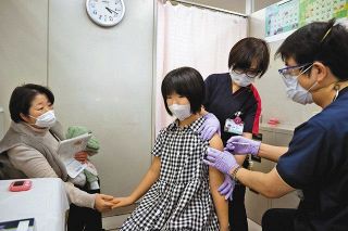 墨田区で5歳～11歳向けワクチン接種開始　本人の意思を確認、と母親