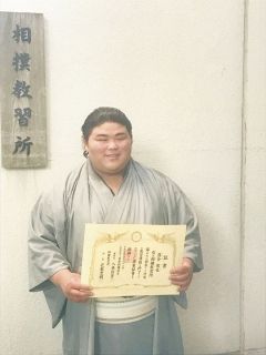 伯桜鵬、場所中3度脱臼した左肩の古傷を手術「完璧に治す」　復帰未定、幕下転落必至も前向き