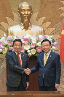 ベトナム国会議長が正式辞任　序列４位、政情不安に懸念