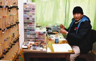 「福島の子どもたち、健やかに育って」　千葉市の避難男性、縁起物の手作りストラップ600個を届ける