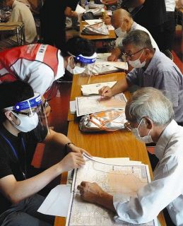 土砂災害前の行動整理　龍ケ崎で計画表作成講座　警戒区域の住民ら２０人参加
