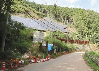 建設中に落石事故と土砂崩れ　埼玉の太陽光発電所が安全設備を造らず稼働　町が指導、住民からは不安の声
