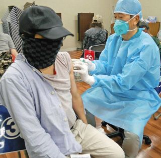 Mass vaccination of COVID-19 to street sleepers begins in Tokyo