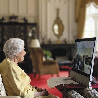 エリザベス英女王、COP26への出席を取りやめ　医師の助言で休養