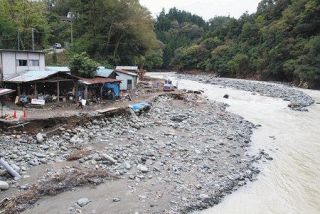 キャンプ名所、変わり果て　相模原・道志川　台風で壊滅、行楽の秋に大半が休業