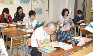 ＜Ｎｅｗｓスポット＞川口、県内初の公立夜間中学　授業始まり手応えと課題